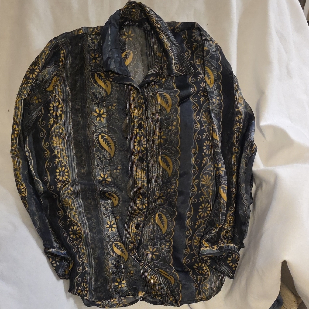 Elegant Women's Blouse with Floral Patterns